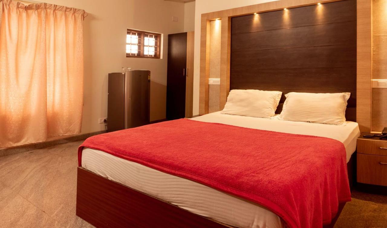 Aramana Holiday Inn Alappuzha Dış mekan fotoğraf
