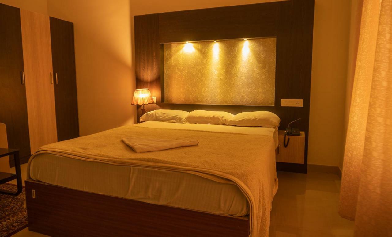 Aramana Holiday Inn Alappuzha Dış mekan fotoğraf