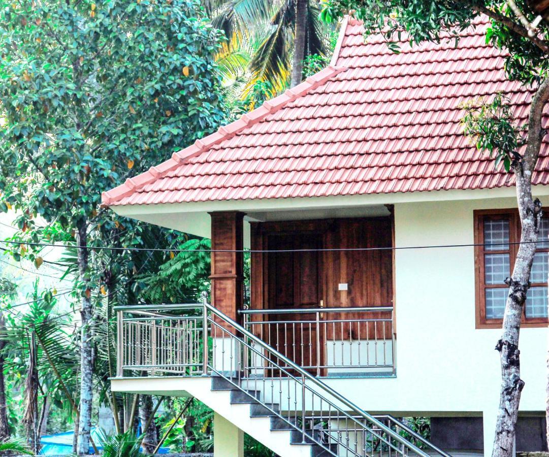 Aramana Holiday Inn Alappuzha Oda fotoğraf